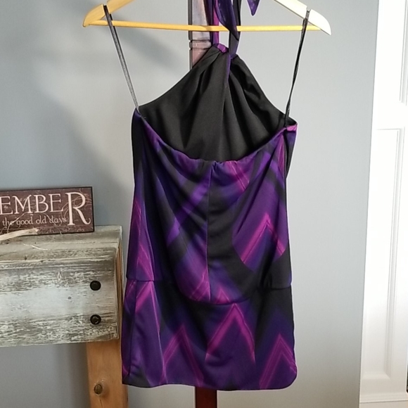 Le Chateau halter blouse - Picture 2 of 6